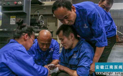 安徽江南泵閥開展機(jī)械事故應(yīng)急演練